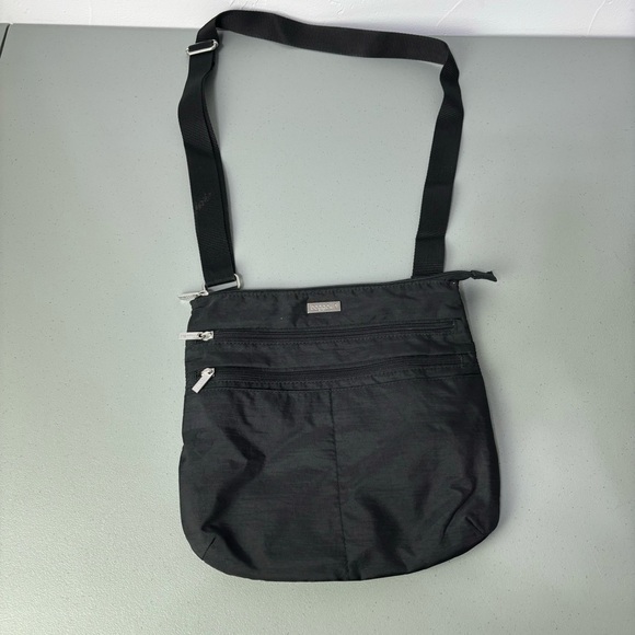 Baggallini Handbags - Baggallini Black Nylon Crossbody Purse Shoulder Strap Zip Closure